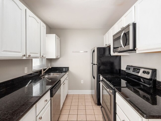 Building Photo - 1208 Indianola Ave