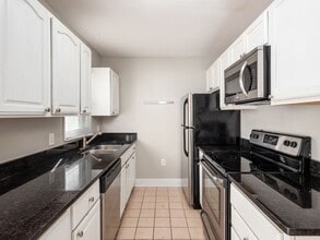 Building Photo - 1208 Indianola Ave