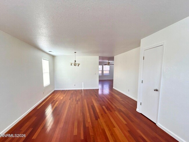 Building Photo - 986 Montero Dr