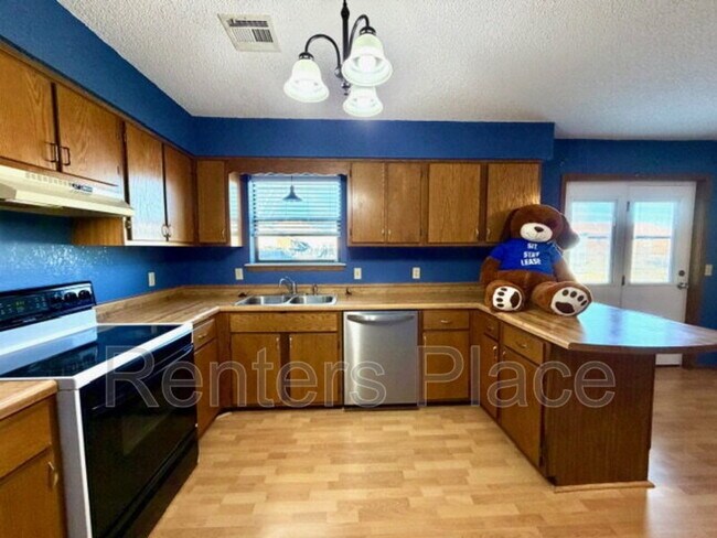 Building Photo - 11805 E 81st St N