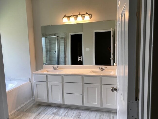 Building Photo - 3311 Owl Hollow Dr