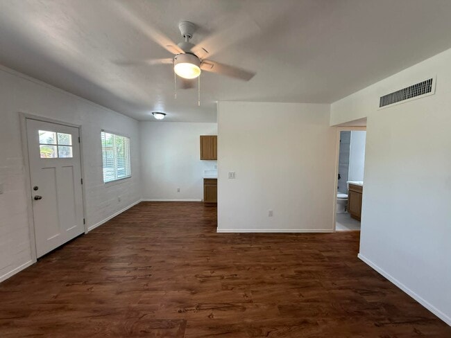 Building Photo - 1518 E Hedrick Dr