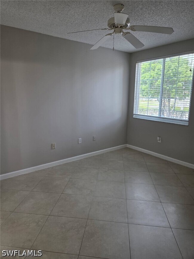Building Photo - 1105 Reserve Ct