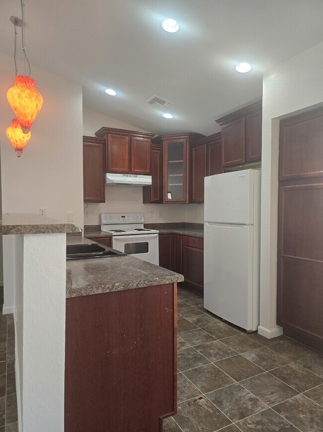 Building Photo - Heartland Ranch Gem