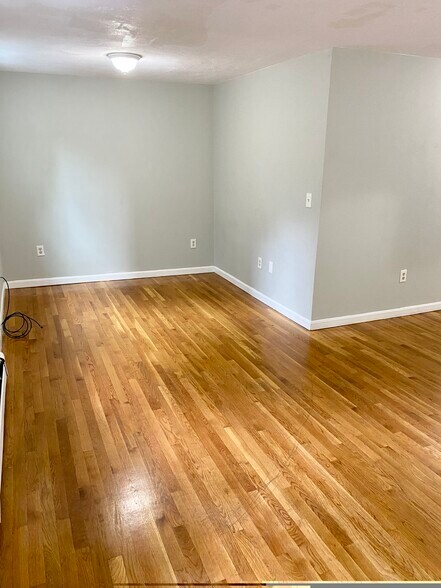 Building Photo - 75 7th St