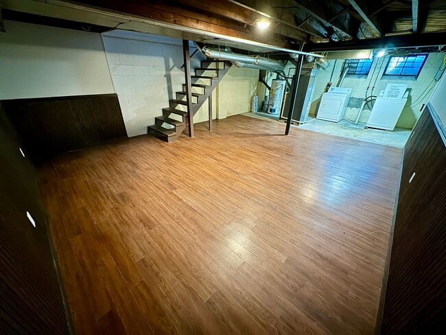 Building Photo - m1139sel