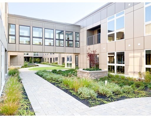 Building Photo - 350 Pleasant St