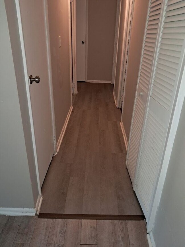 Building Photo - Beautiful Three Bedroom Single Family Home...