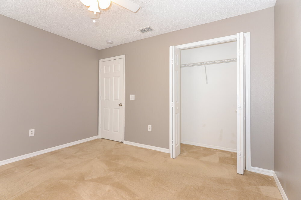 Building Photo - 12934 Lake Vista Dr