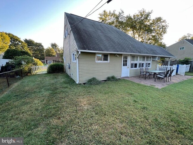 Building Photo - 16 Crabtree Dr
