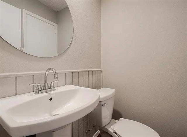 Building Photo - 520 Pecan Acres Ct