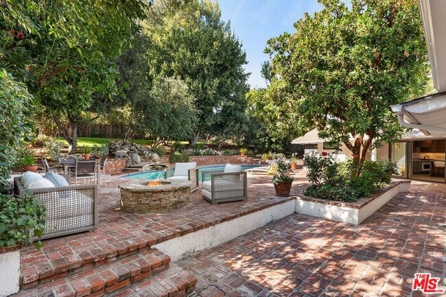 Building Photo - 4943 Palomar Dr