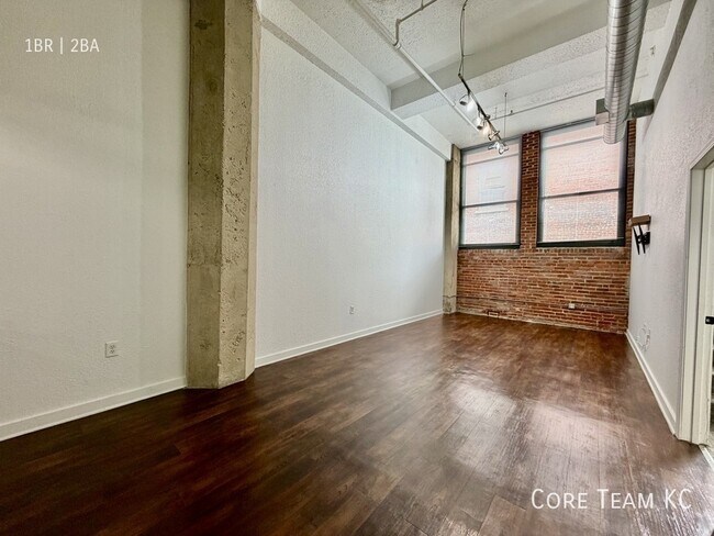 Building Photo - 934 Broadway Blvd