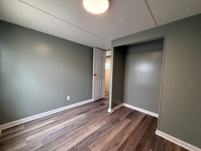 Building Photo - 2 Bedroom 1 Bathroom Home located in Greeneville, TN