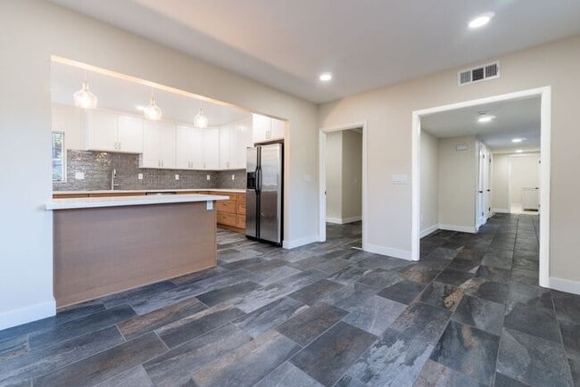 Building Photo - Thoughtfully Updated 2 bedroom Home in Pacific Grove
