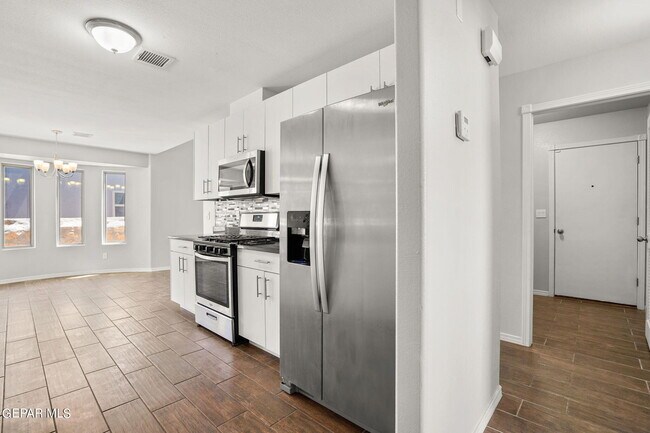Building Photo - 778 Lemington St