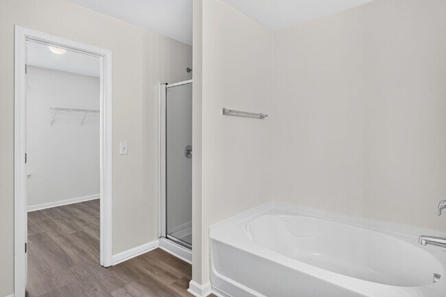 Building Photo - Expansive 4-bedroom, 3.5-bathroom single-family home boasts 3,150 sq. ft.