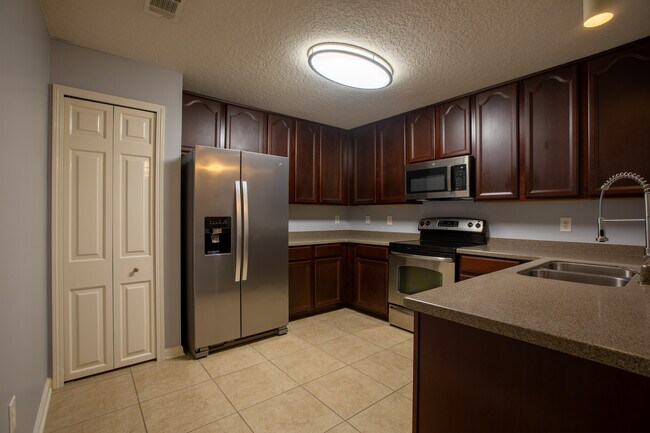 Building Photo - 13785 Herons Landing Way