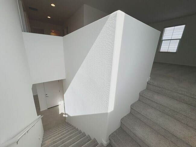 Building Photo - MOVE IN SPECIALS!! New 5-Bedroom Home in P...