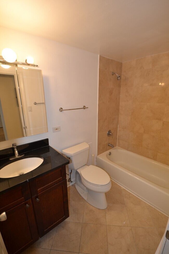 Building Photo - 4180 N Marine Dr