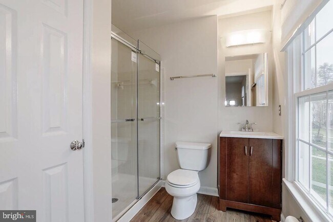Building Photo - 13909 Woods Run Ct