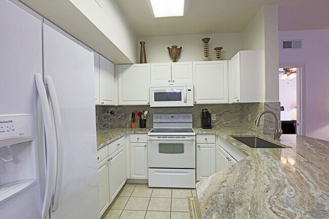 Building Photo - The Gardens at Beachwalk 15630-204