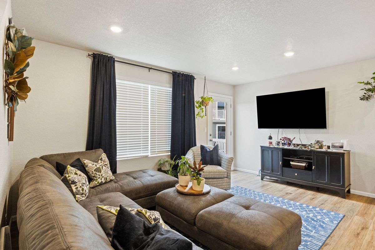 Building Photo - 9440 Oro City Loop