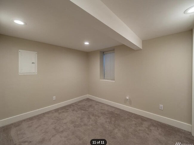 Building Photo - 4015 8th Ave NE