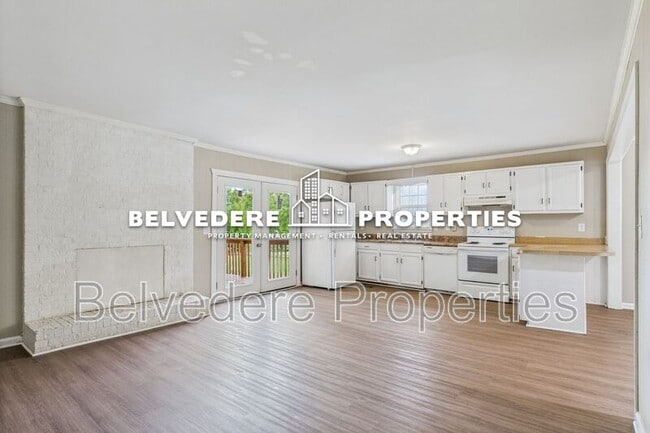 Building Photo - 2913 Wildwood Dr