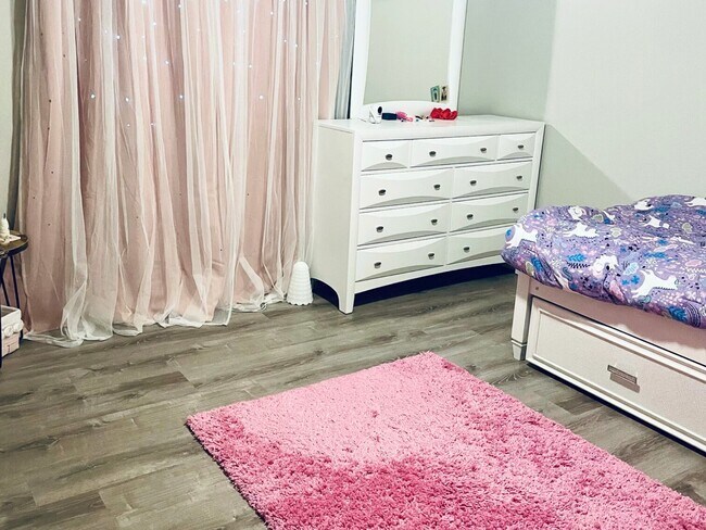 Building Photo - 5739 Henniker Dr