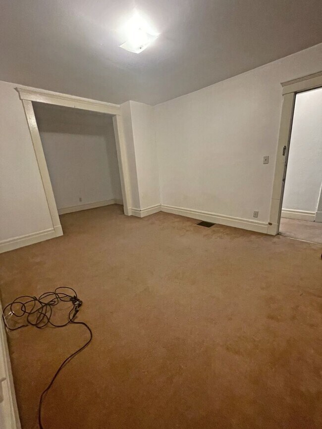 Building Photo - 1220 Prospect St