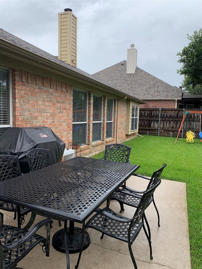 Building Photo - 3 Bedroom - 2 Bathroom House in Flower Mound
