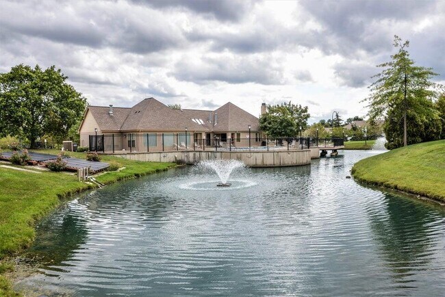Building Photo - 1550 Oakfield Dr