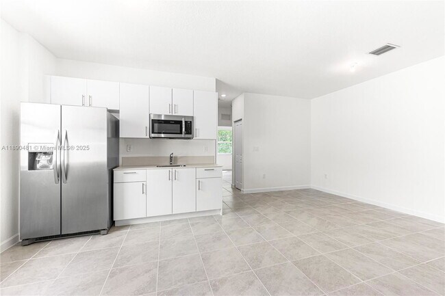 Building Photo - 2232 SE 30th St