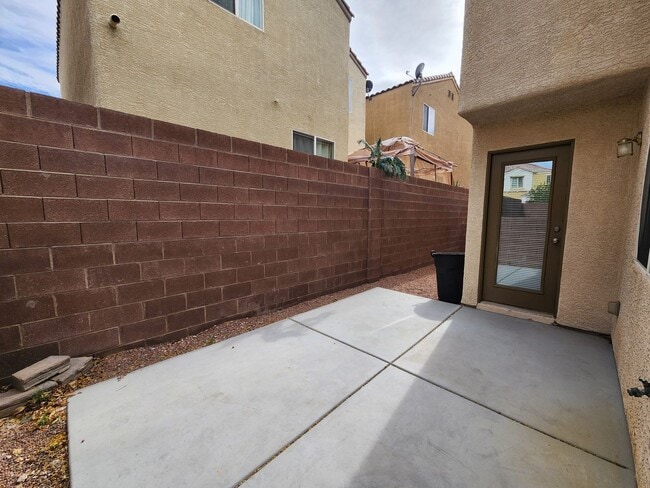 Building Photo - Southwest Beauty