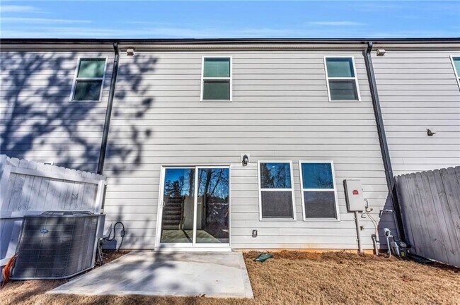Building Photo - 1645 Villageside Ct