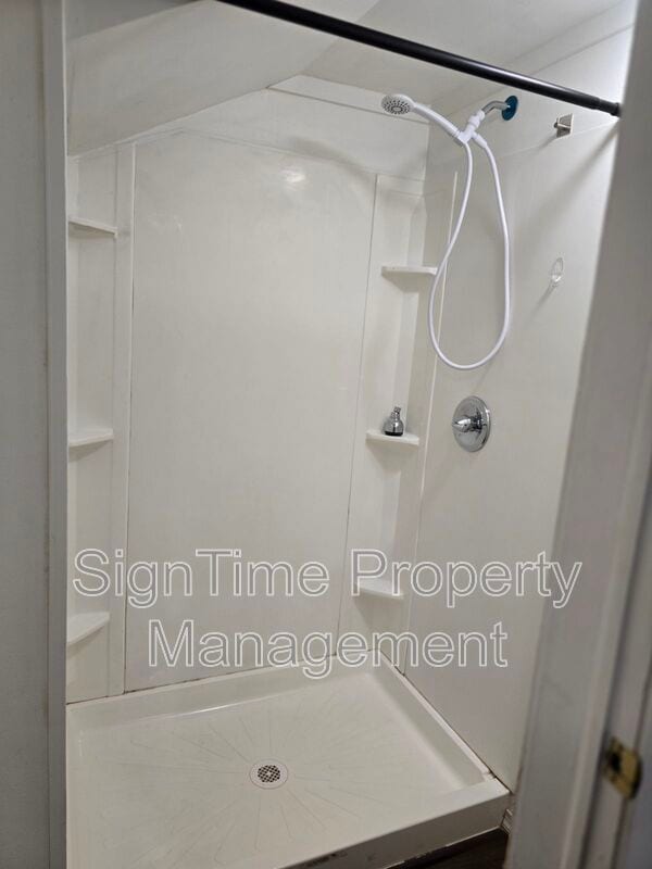 Building Photo - 235 Summit Ave