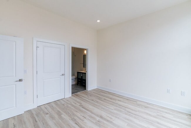Building Photo - Luxury Northern Liberties Condo