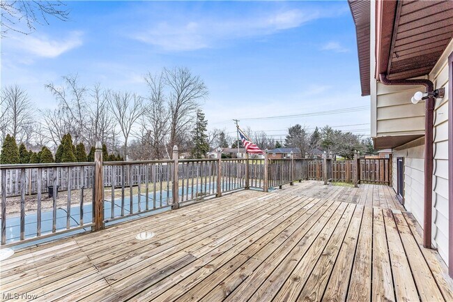 Building Photo - 17575 Howe Rd