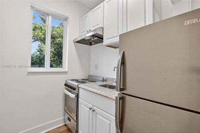 Building Photo - 1630 SW 10th St