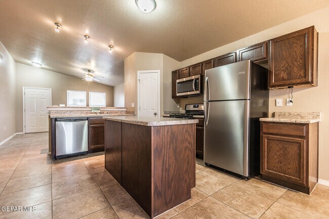 Building Photo - 10712 Blue Sage Cir