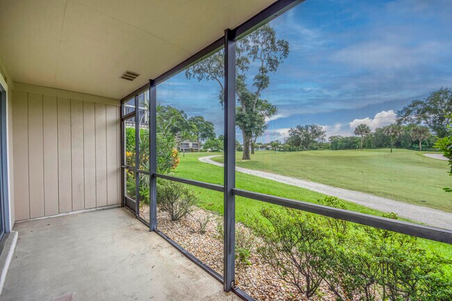 Building Photo - 18429 SE Wood Haven Ln