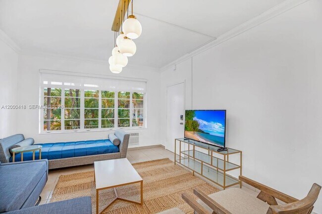 Building Photo - 301 86th St