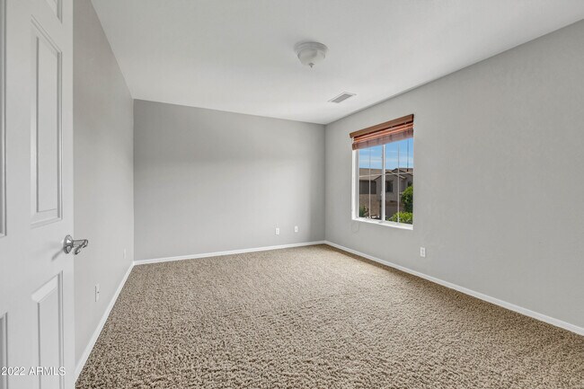 Building Photo - 2142 W Marconi Ave