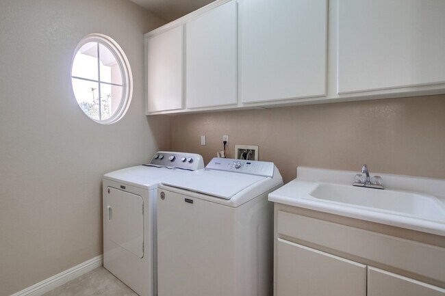 Building Photo - 3987 Via Cangrejo
