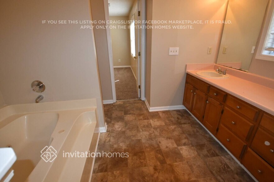 Building Photo - 4475 Susans Way