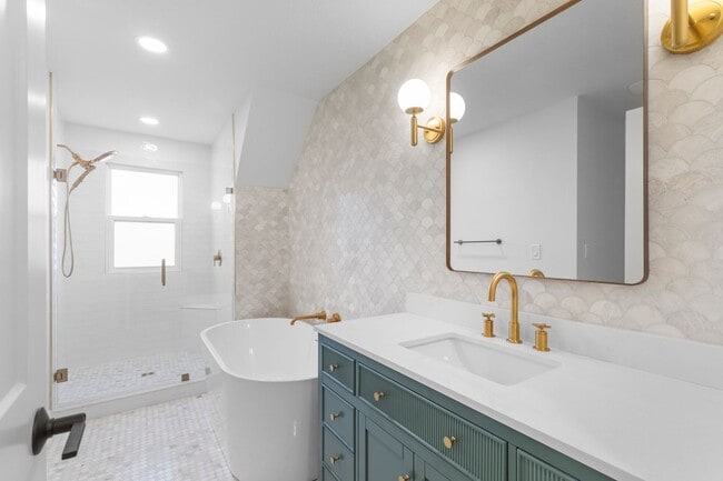 Building Photo - Elevated 5-Bedroom Home in Sandy, UT with ...