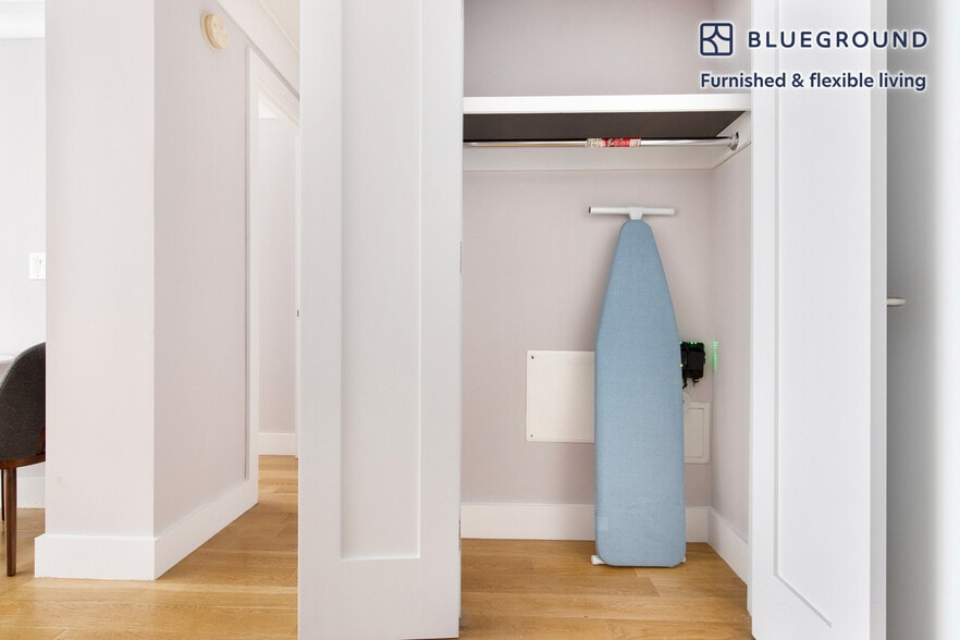 Building Photo - 50 W 97th St