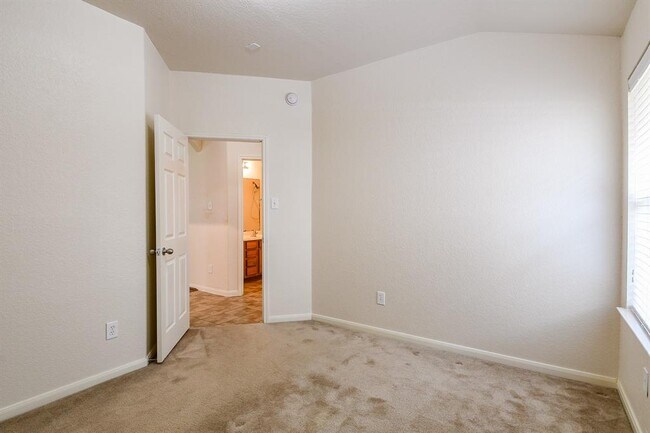 Building Photo - 2318 Appian Way
