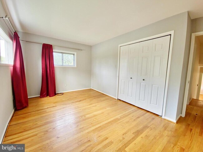 Building Photo - 8 Gruenther Ct